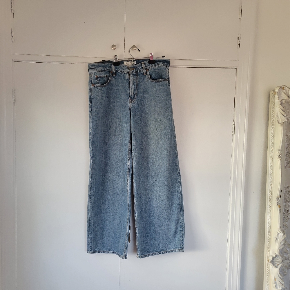 Abercrombie & Fitch Ultra Loose Low Rise Curve Love Size 29